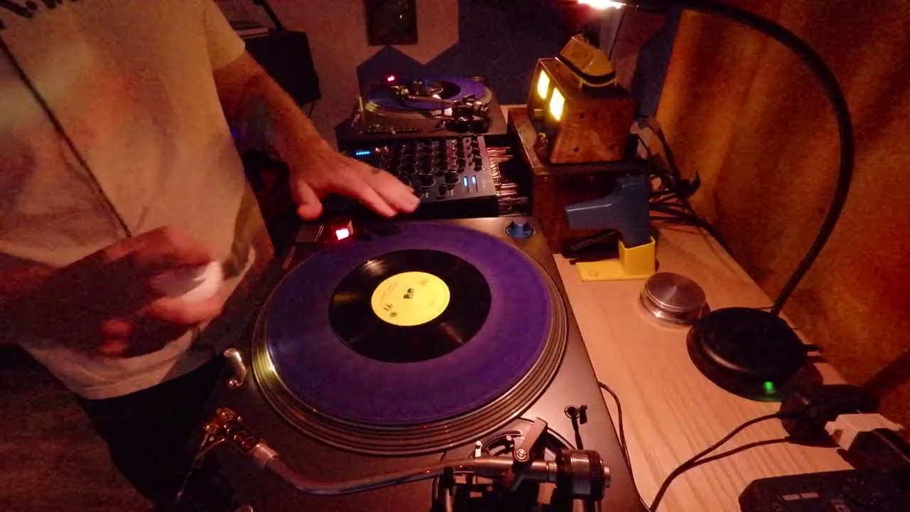 Smoker’s Lounge Vol. 9 — Osmose 7-Inch Vinyl Mix (Downtempo / Funk / Soul / Trip-Hop / Hip-Hop)