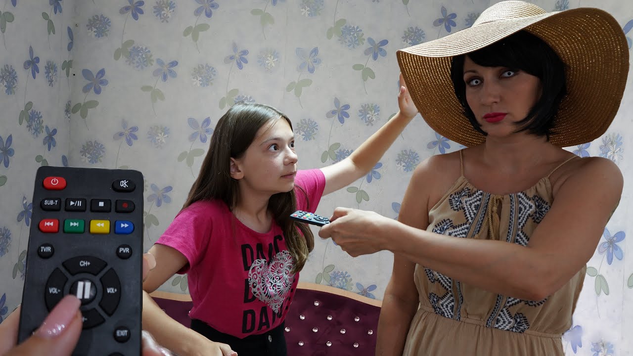 УЖАСНАЯ НЯНЯ ПОСТАВИЛА НА ПАУЗУ!