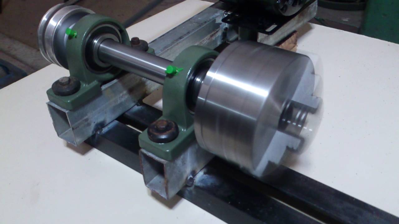 Torno caseiro manual sadin1 com flange e placa de 130mm rodando na maciota