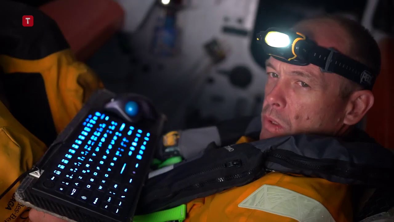 Vendée Globe : le skipper Kevin Escoffier vous fait visiter son bateau