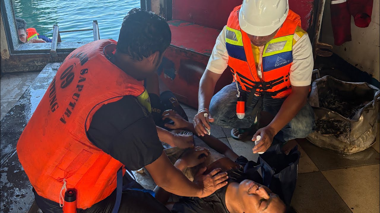 Proses sandar di pelabuhan ahmad yani ternater lagi