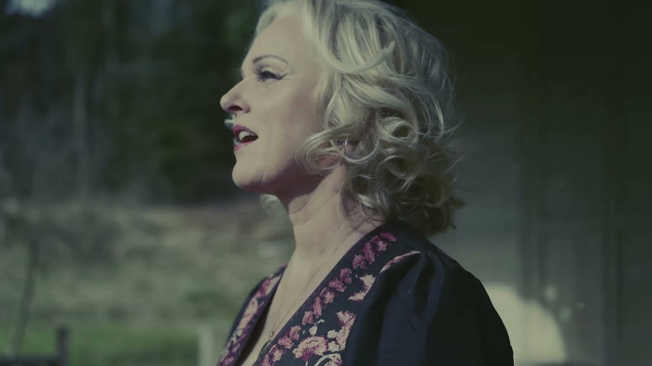 Liv Kristine - Amor Vincit Omnia (Official video)