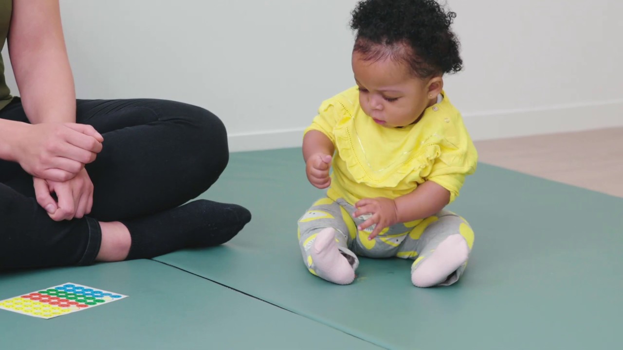 Oefening 8/12:  Leer je baby zijn lichaam kennen.  6 – 9 maanden