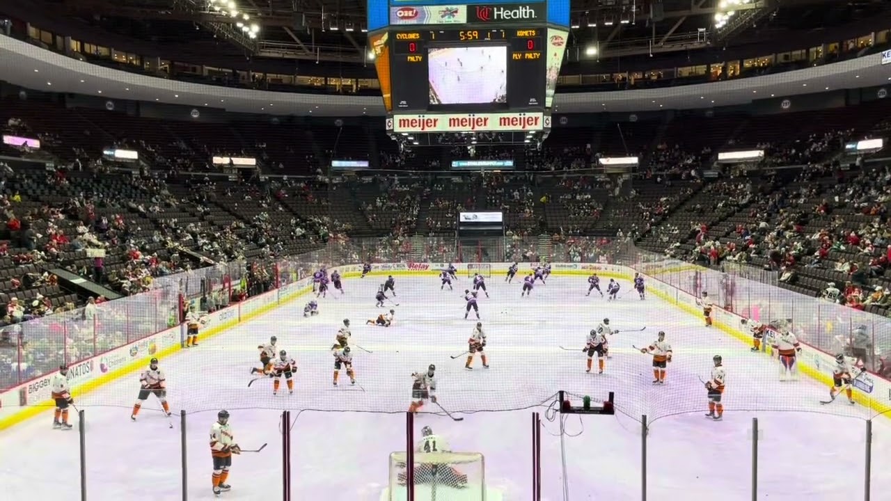Cincinnati Cyclones, Fort Wayne Komets, Cyclones Fight Cancer with Purple Sweaters & Purple Ice