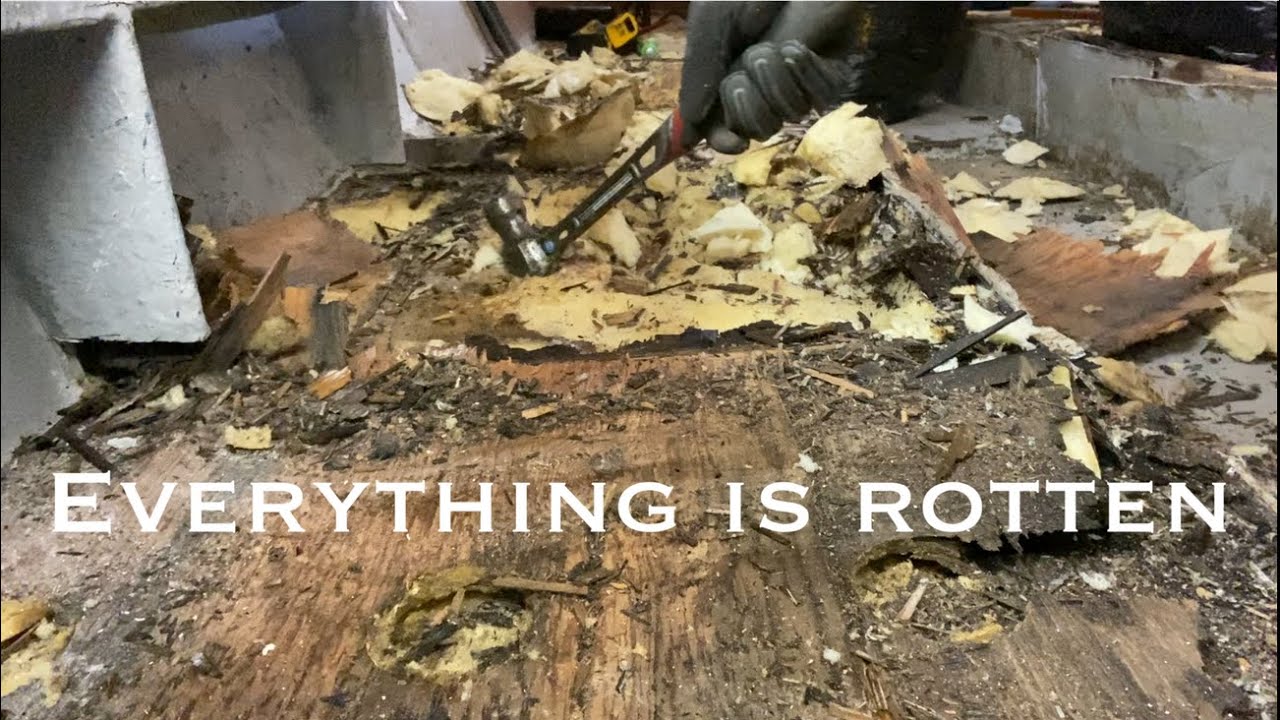 Boat Restoration| Floor removal and finding stringers issues