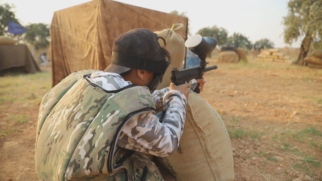 شاهد| بوبجي تتحول إلى حقيقة في إدلب واللعب على أرض الواقع