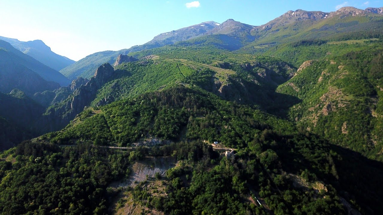 Тъжанско ждрело,петела,параклис с лековита вода