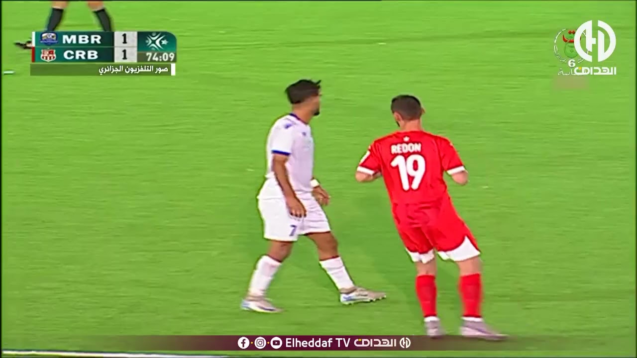 شــاهد .. مقدمة قوية لـ بوحنيكة في البطاقة الحمراء بسبب مدرب شباب بلوزداد