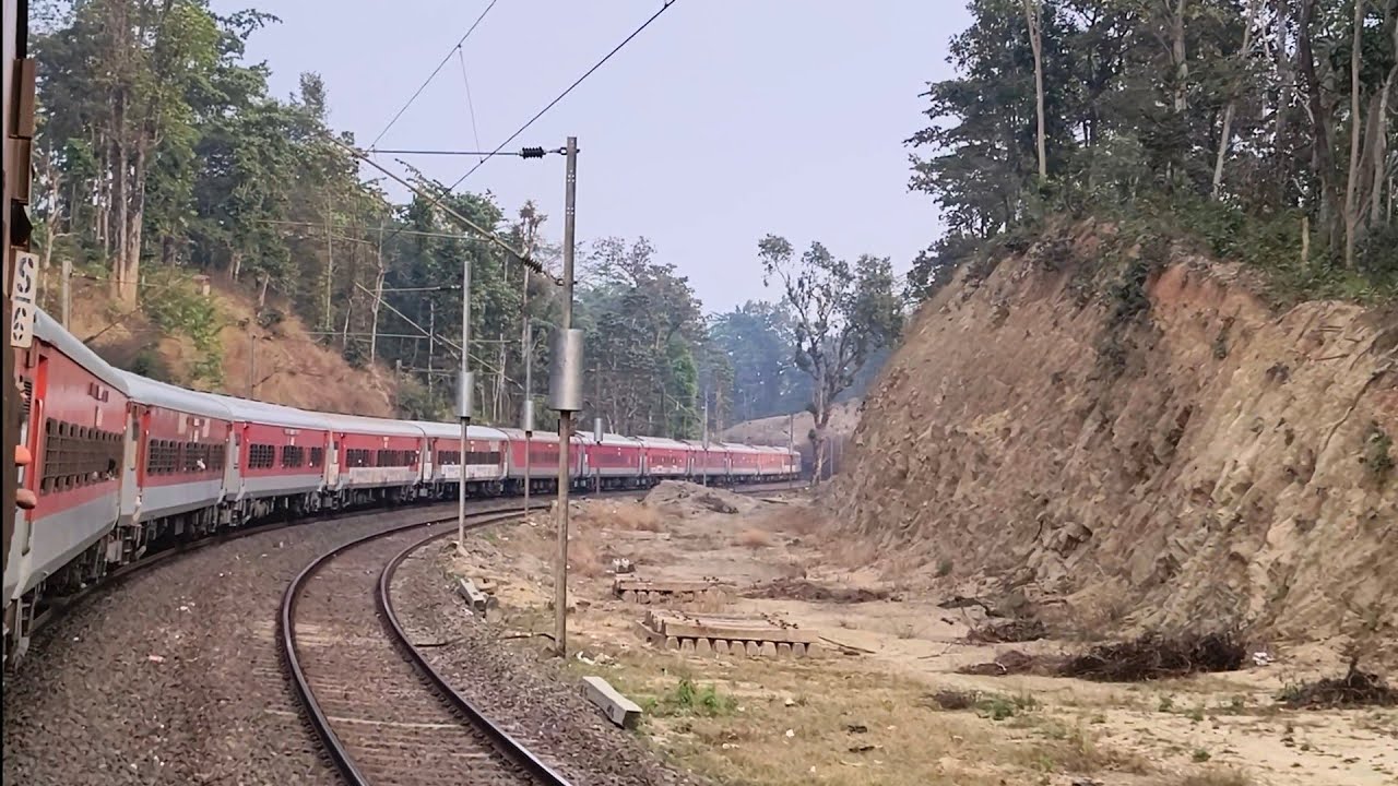 12823 Chhattisgarh Sampark Kranti Express Biutiful Train Route Durg Jn To VGL Jhansi Jn