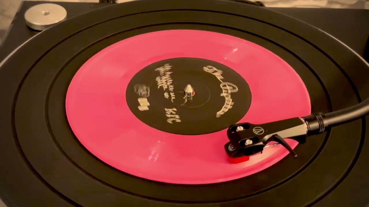 THE PIPETTES | It Hurts To See You Dance So Well / KFC (Vinyl audio)