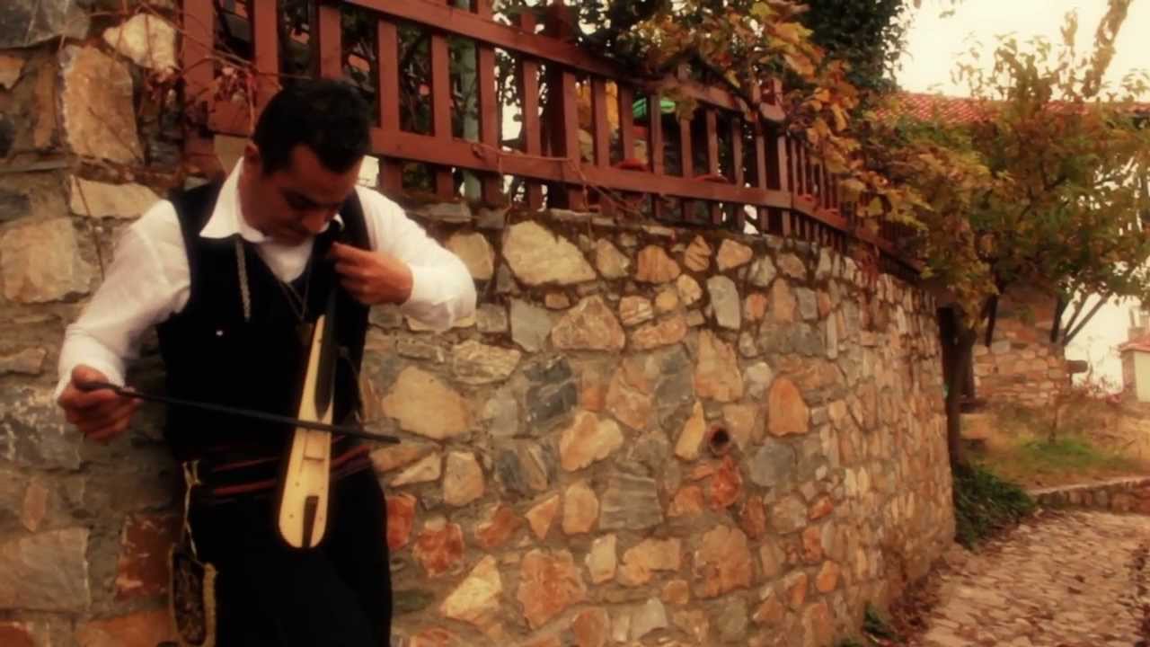 Σ σην νύφεν εμπροστά (Official Video Clip)