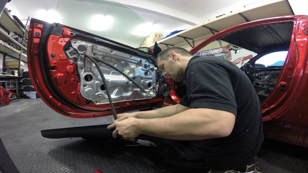 350z z33 interior strip / removal on the V8 build