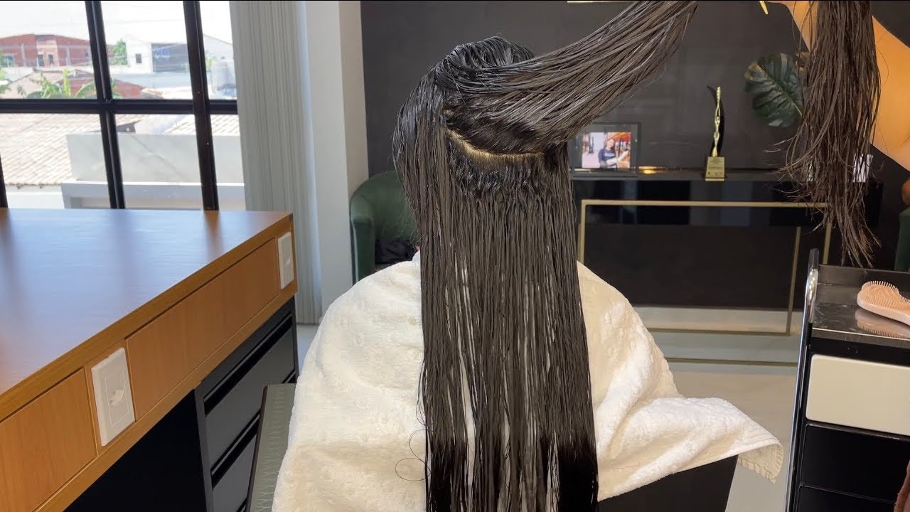 QUANDO DEVO RETOCAR MINHA PROGRESSIVA PARA TER UM CABELO LISO NATURAL ?