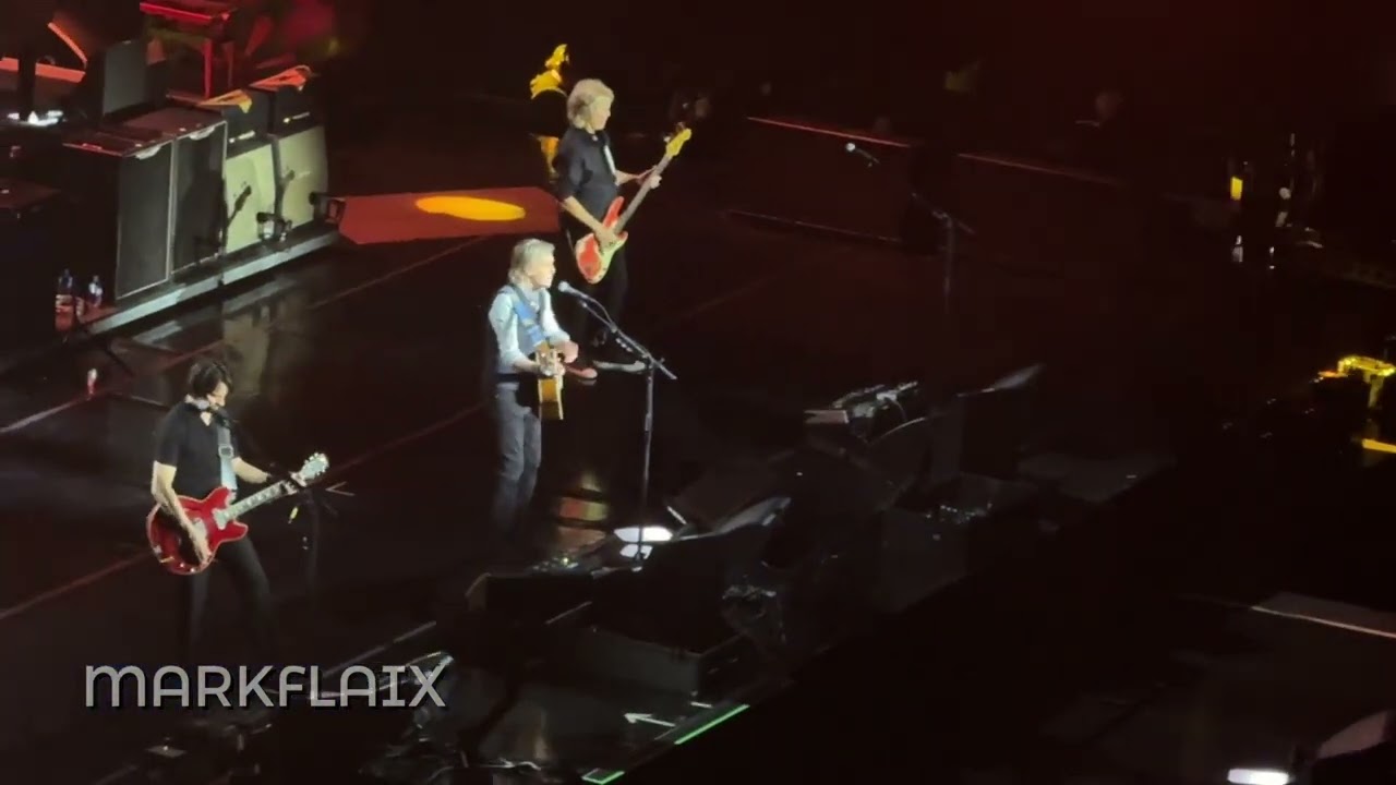 Paul McCartney - Something @ Madrid