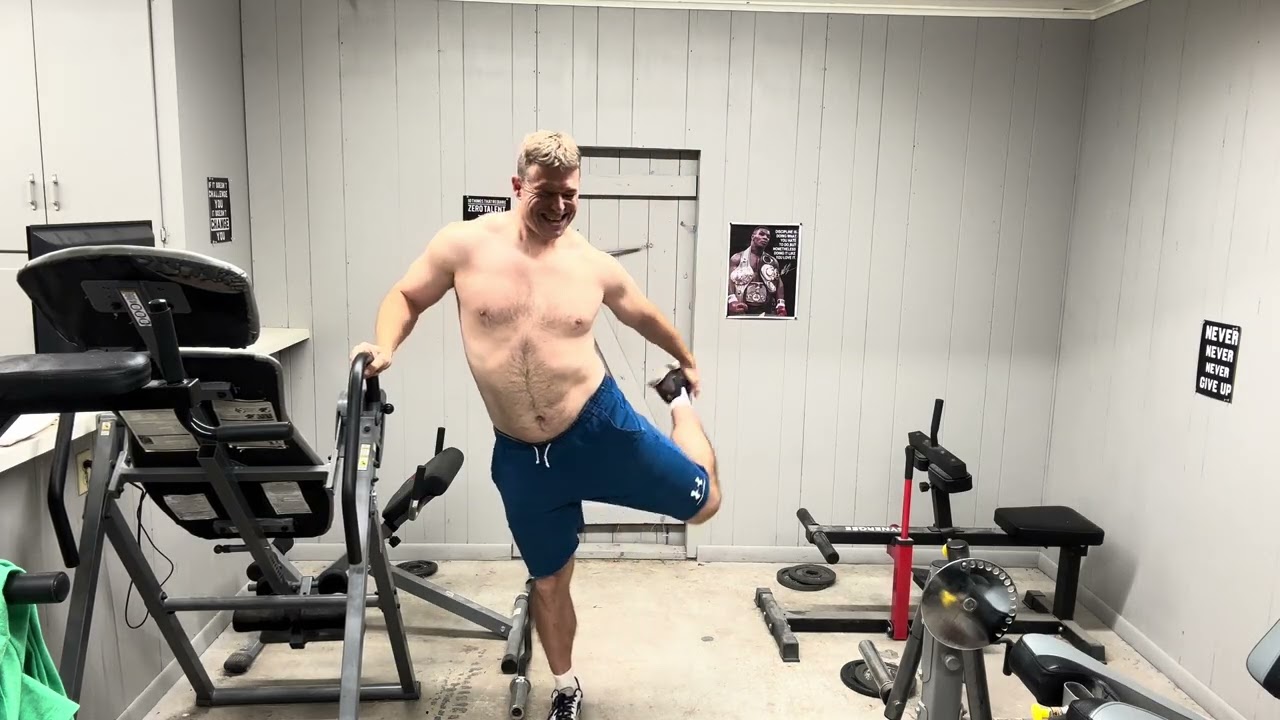 Stretch and Warm-Up Athletic Performance Routine That Unlocks Explosive Strength Before Back Day