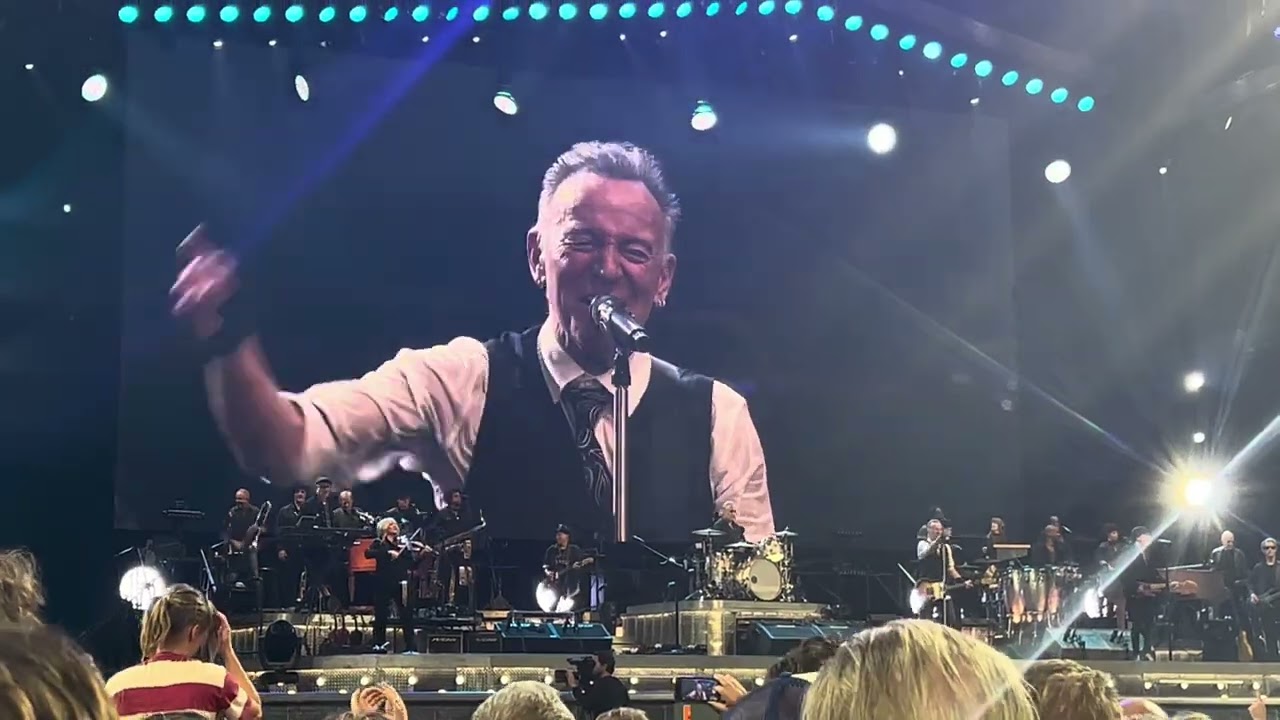 Bruce Springsteen - Dancing In the Dark (Live @ Strawberry Arena, Stockholm 2024) 🍓