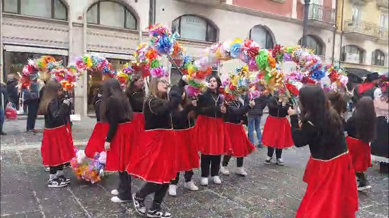 Carnevale irpino. La passione ha sconfitto la pioggia