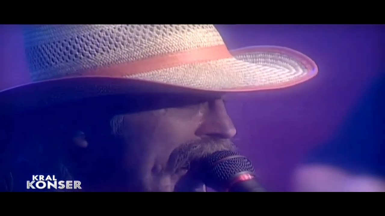 Cem Karaca - Sakın Dönme 2000 (HD)