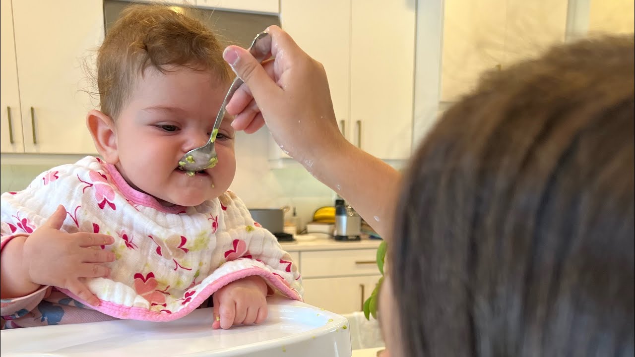 PRIMEIRA COMIDA DA REBECCA, A VICTORIA QUE DEU - FLÁVIA CALINA