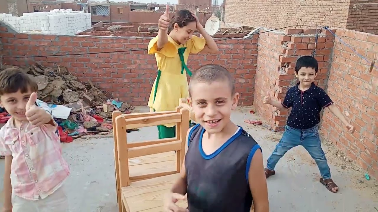 تحدي العملاقة 👫علي من يفوز بالبقاء علي الكرسي💺تعالوا نشوف مين هايكسب مش هاتقدر تبطل ضحك😂🤣