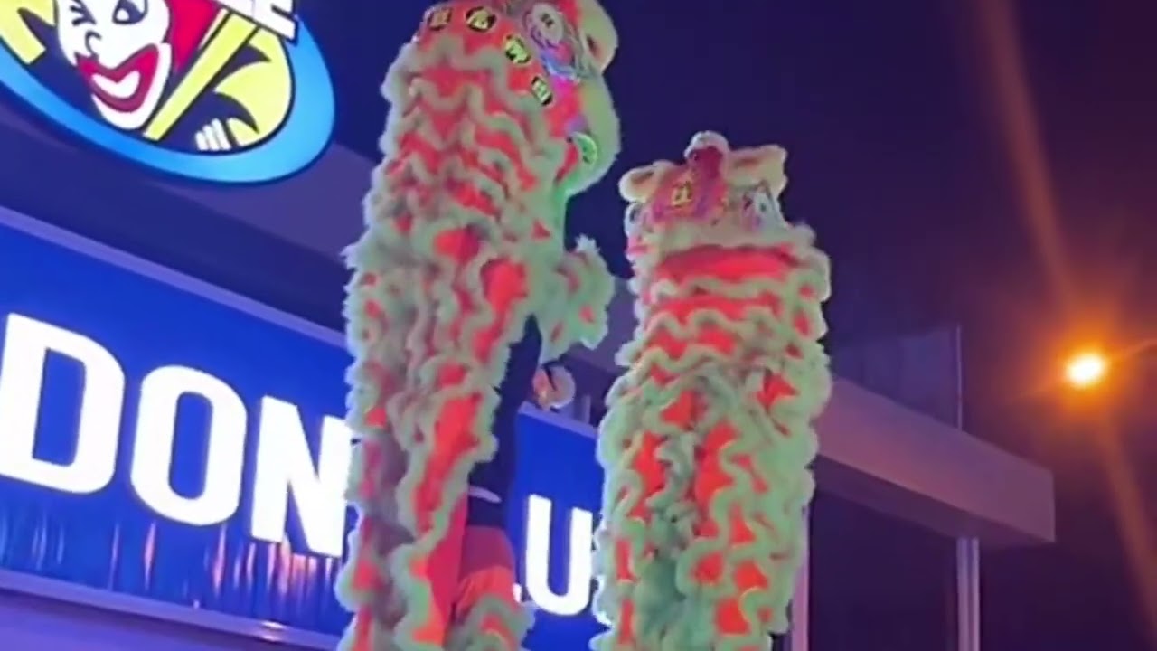 London Club Inanam High Pole Lion Dance & Dragon Show #liondance #dragondance #fypviral #fyp #cny