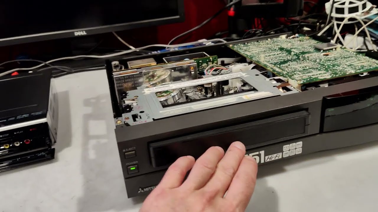 Toshiba DR430 DR430KU DVD Video recorder demo (with awful English 😁)