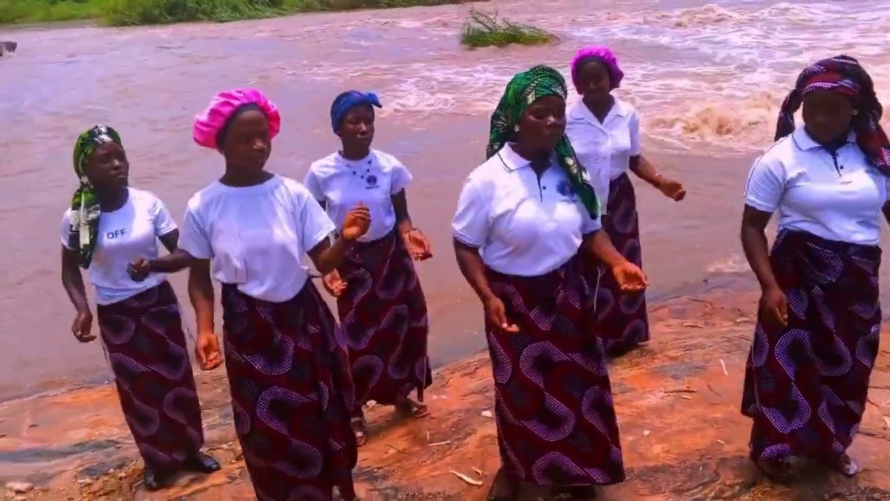 Grupo Coral da nossa senhora de Fátima palacua Ovua wa muluku Video by KISST OFFICIAL 