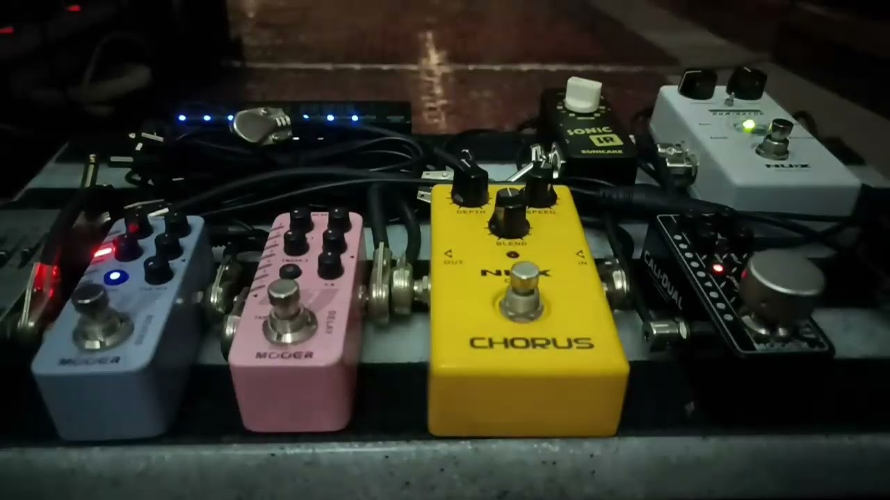 Trying Nux Huminator, CH-3 Chorus, Mooer Micro Preamp 011 Cali Dual, R7 Reverb, and Sonic IR