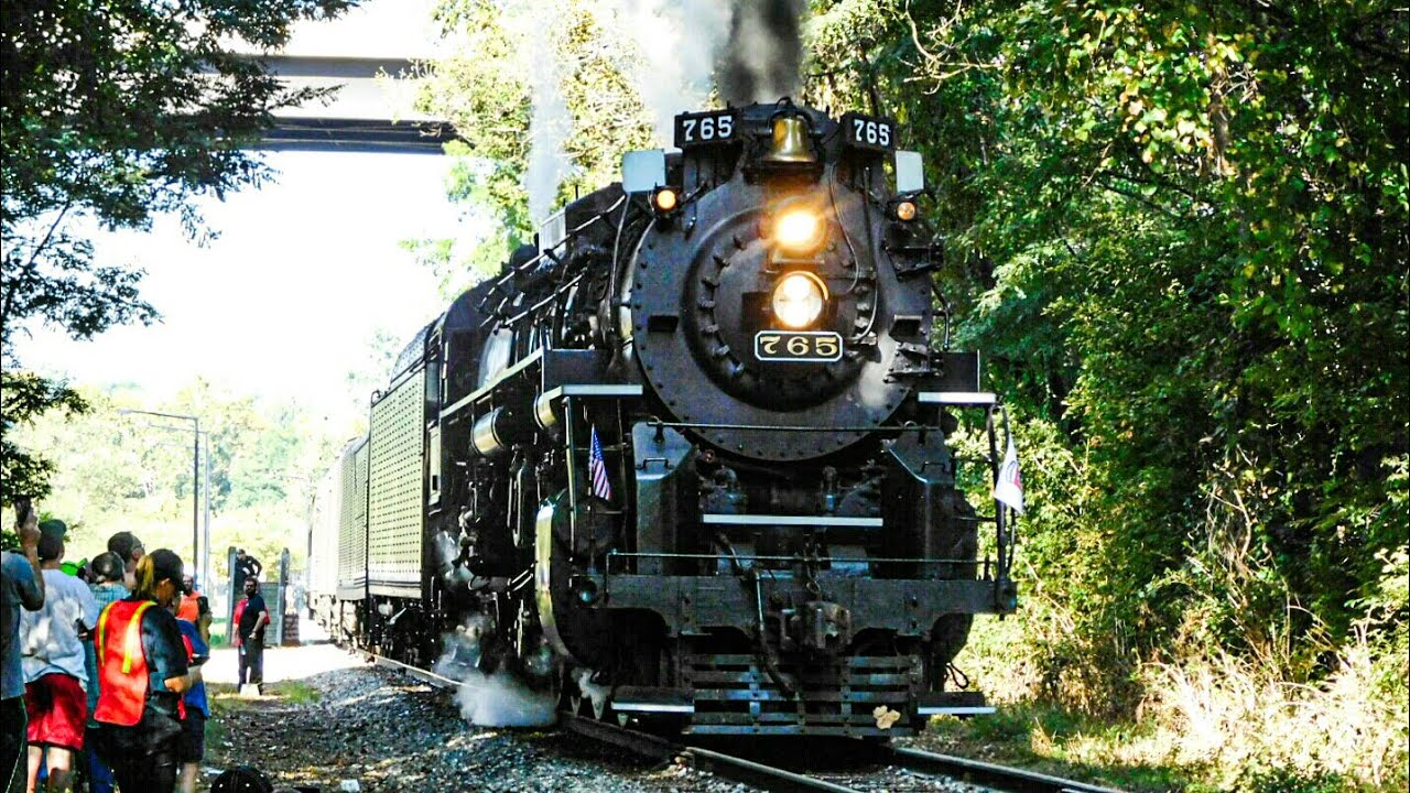 Steam In The Valley 2017! Wheelslip & 80s/90s 6-Chime Squeals out of the 765! 9/24/17