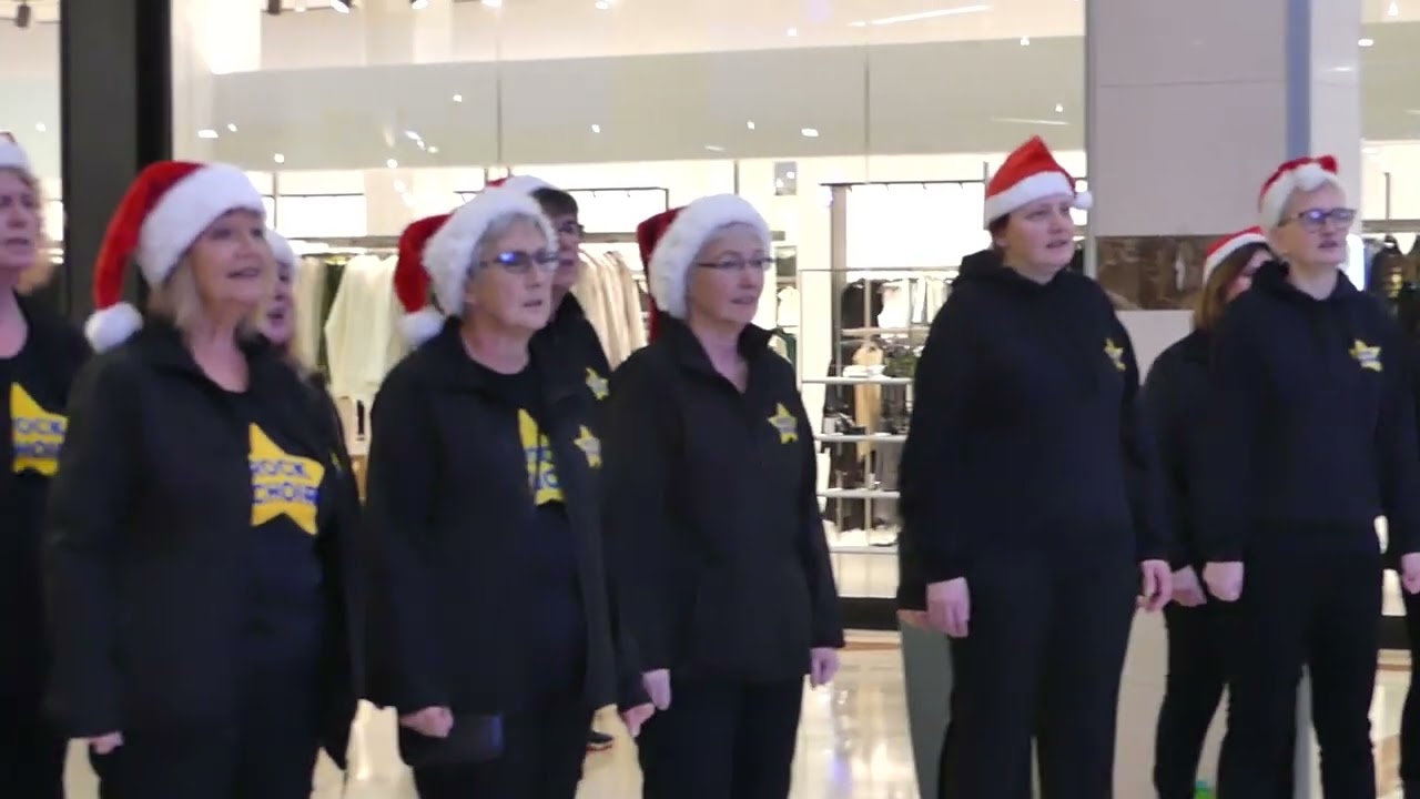 Rock Choir sing Sweet Child Of Mine at the Merry Hill Shopping Centre (10/12/23)