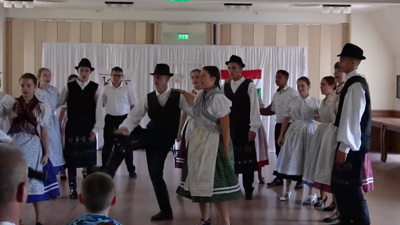 Barátságok építése a néptánc révén