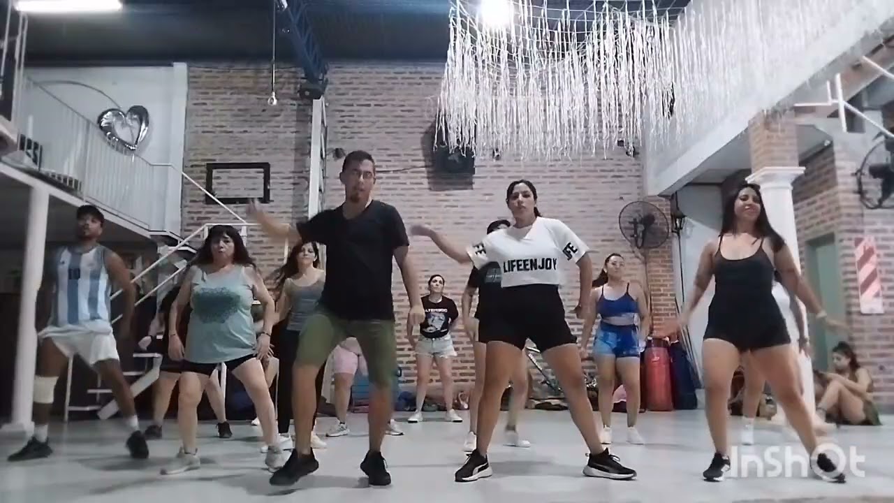 Inclinadinho coreo de Mauricio picapau para barramares clase de rocafit