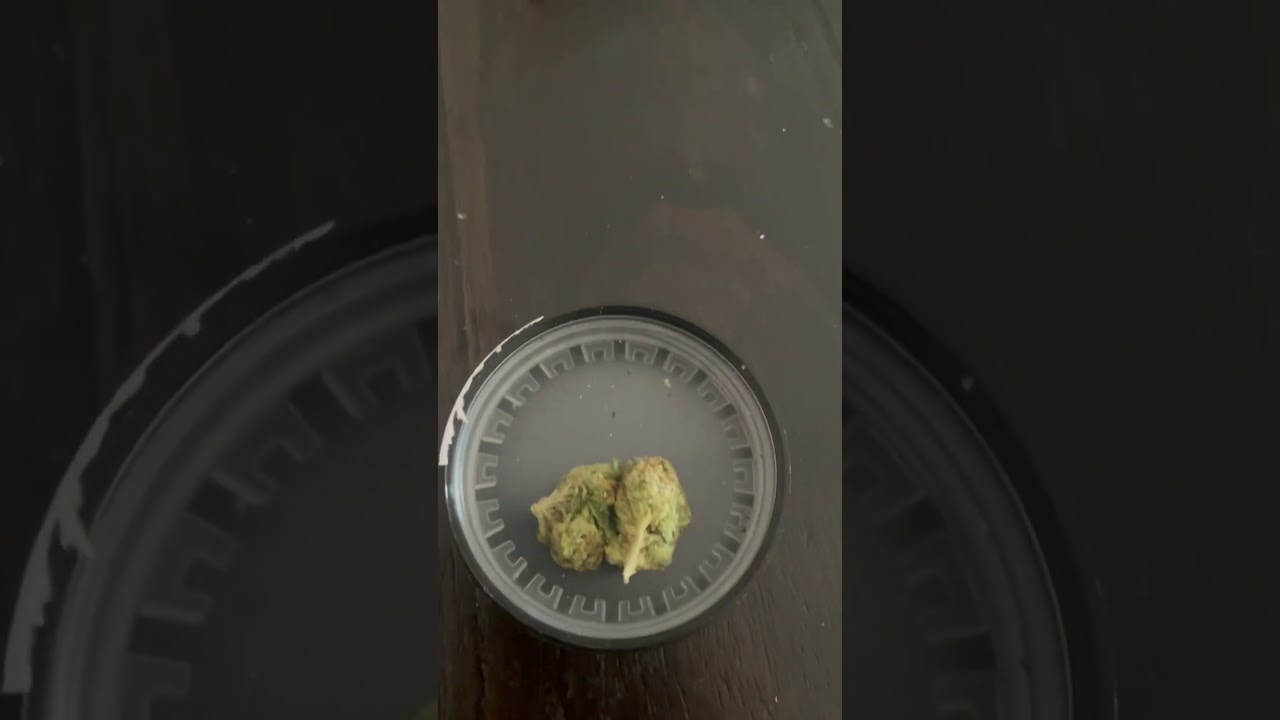 Smalls #dank #leaf #smokeyeye