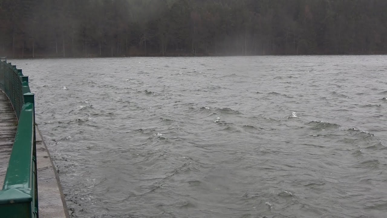 Unwetter in NRW Januar 2018 - Hochwasser Oestertalsperre - Überlauf mit Wasserfall