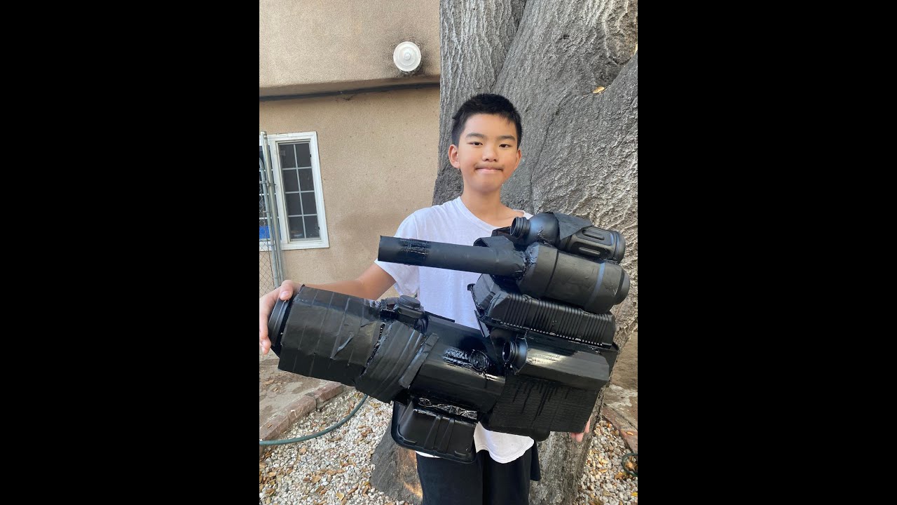 Gustav the Snowball Launcher