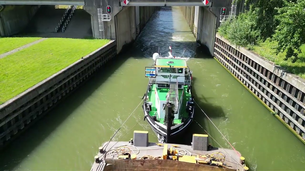 Jill F in sluis Maasbracht