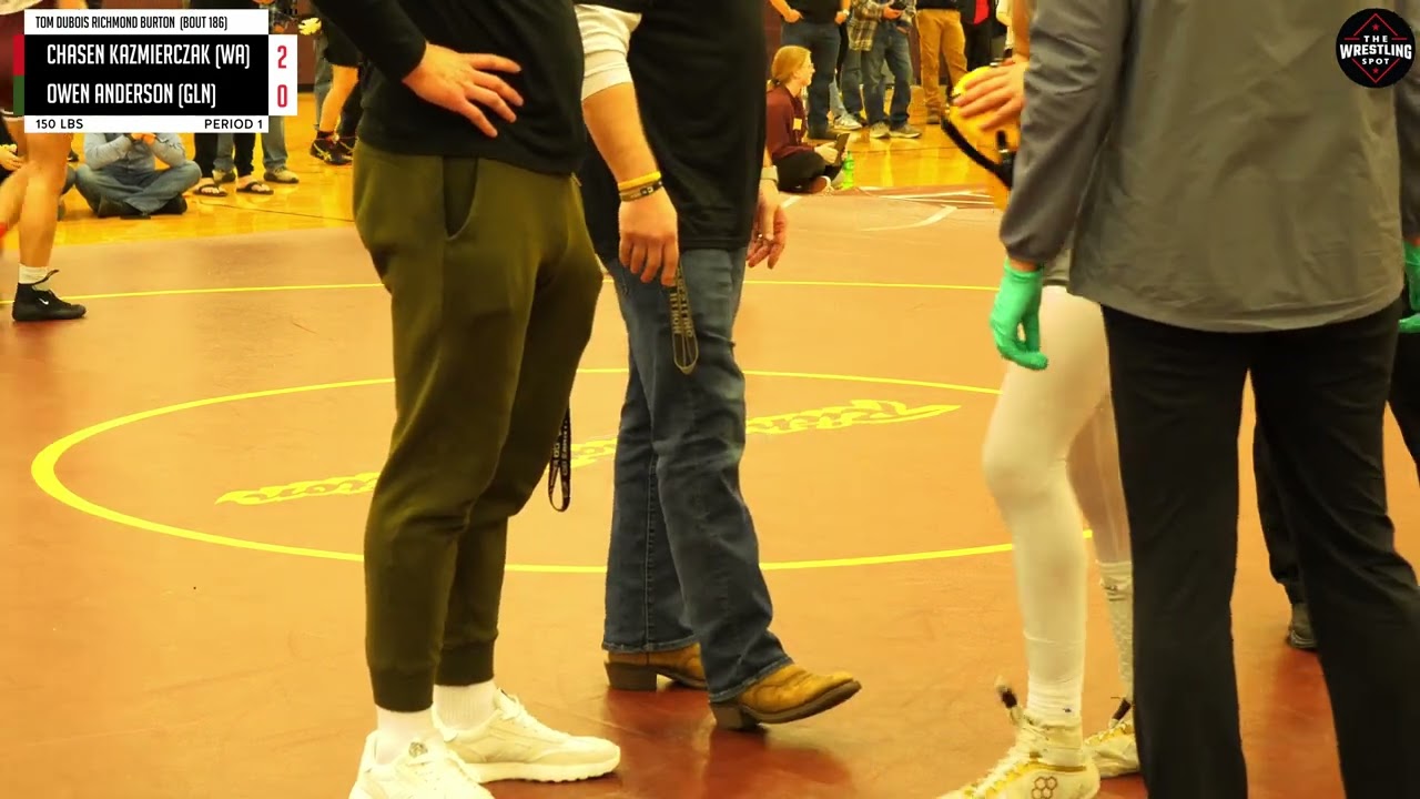 [INJ WARNING] Chasen Kazmierczak of Wheaton Acad. [R] v. Owen Anderson of Grayslake North [G] (150)