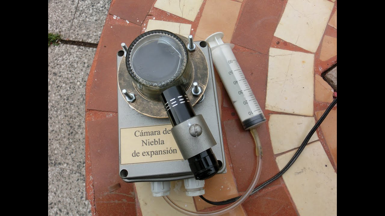 RADIACTIVIDAD- Experimentos con materiales de baja peligrosidad IV (Cámara de niebla)