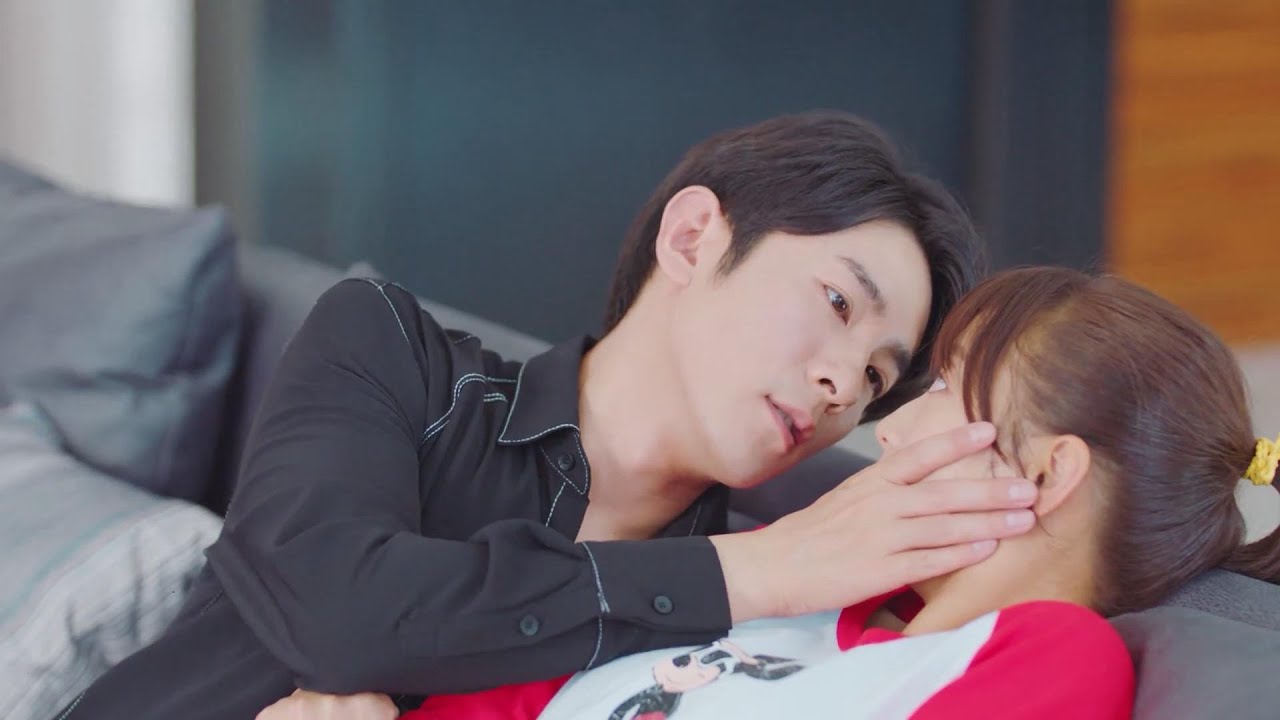 Movie | 霸總生病難以隱藏愛意，不想灰姑娘離開，把她拉進懷裡！#好想和你在一起#BewithYou#cdrama#甜寵#都市愛情