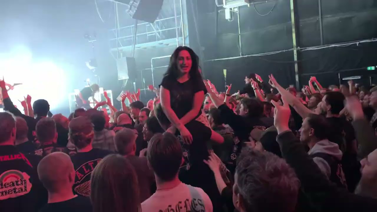 Airbourne beer to the audience 9 feb 2026 Poolen CPH Denmark