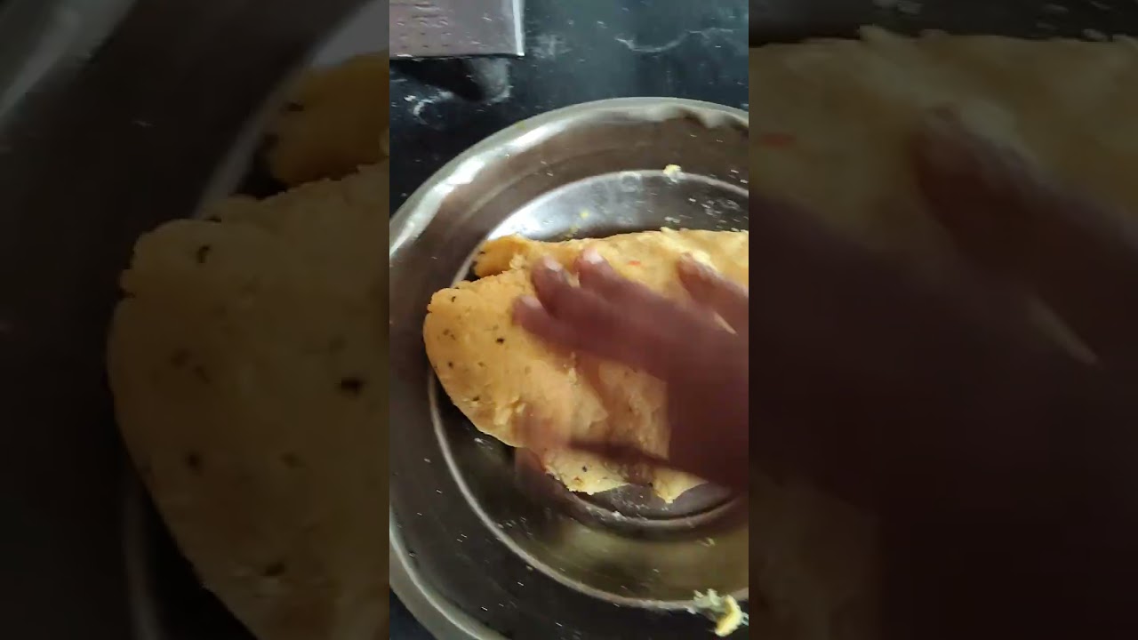 Ek aalu aur suji se bahut Sundar recipe banakar taiyar karenge