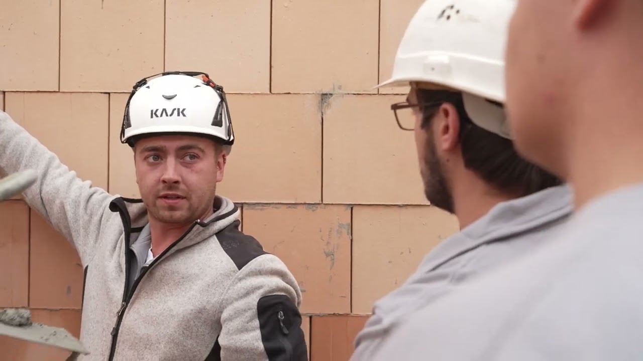MENSCHEN BAUEN ZUKUNFT: Neubau einer Doppelhaushälfte (Diepold Bauunternehmung)