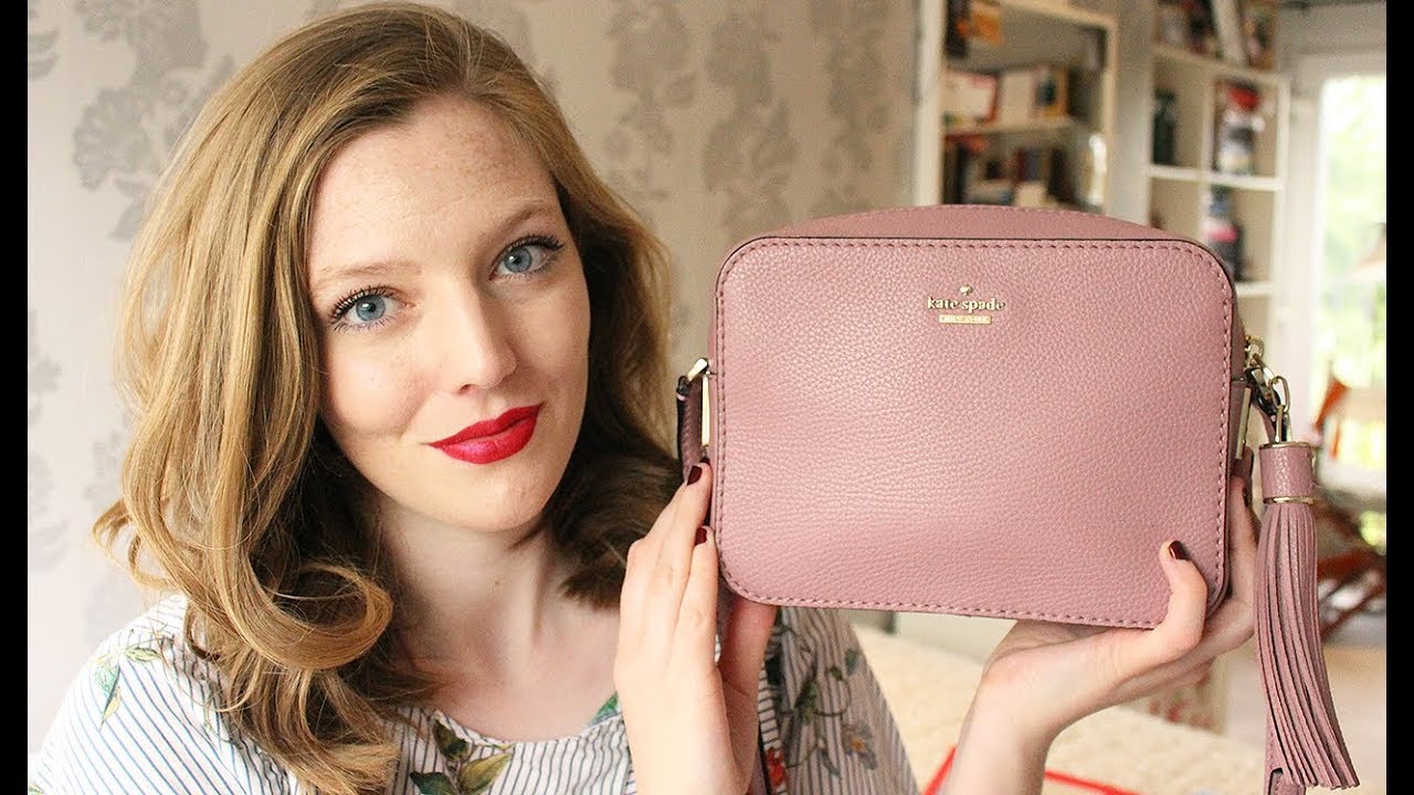 WHAT'S IN MY BAG | SUMMER WEEKEND EDITION | The Book Belle