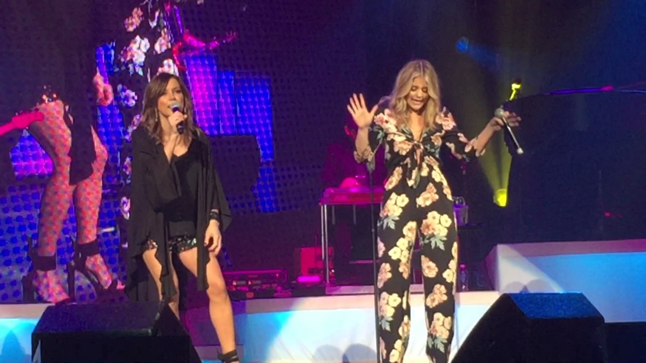 Martina McBride and Lauren Alaina Duet on  
