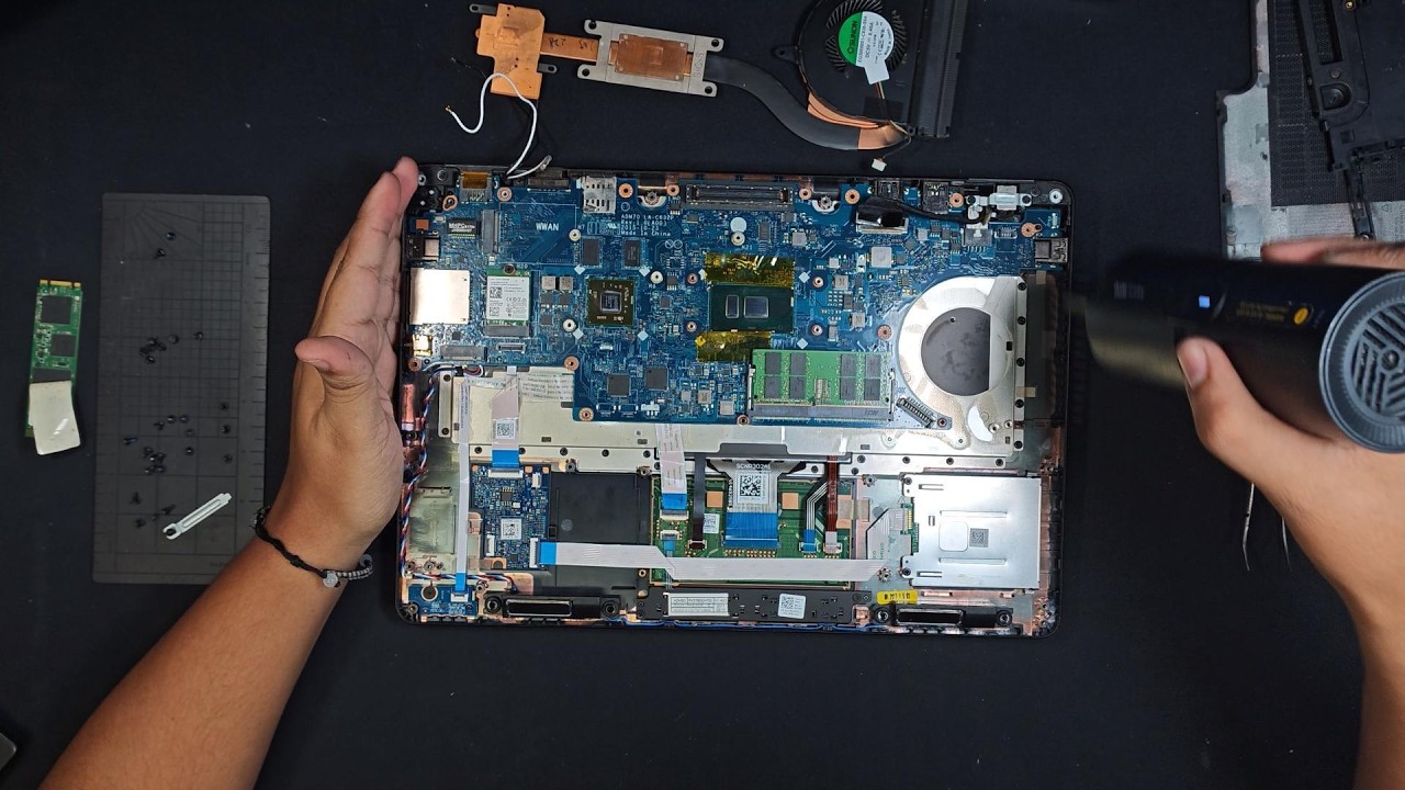 🛠️ How to open Dell Latitude E5470 - disassembly, battery replacement and upgrade options