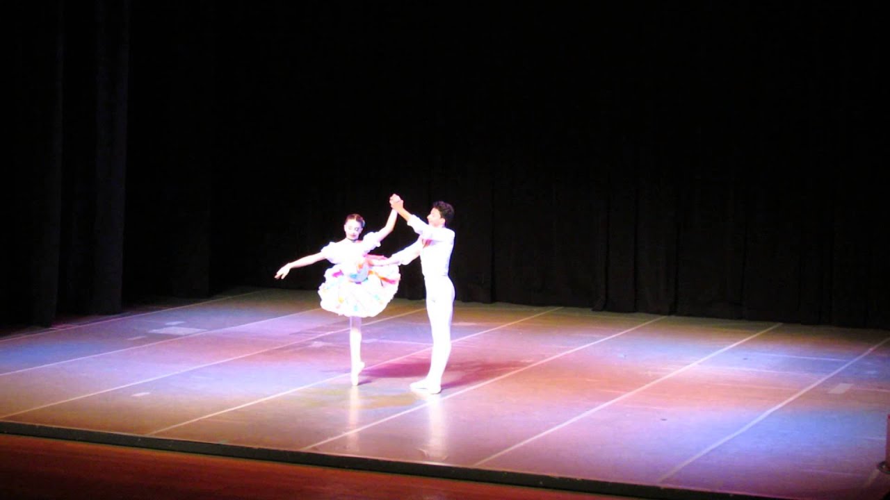 Pas de deux Harlequinade Isabella Bellotti Ballet Adriana Assaf