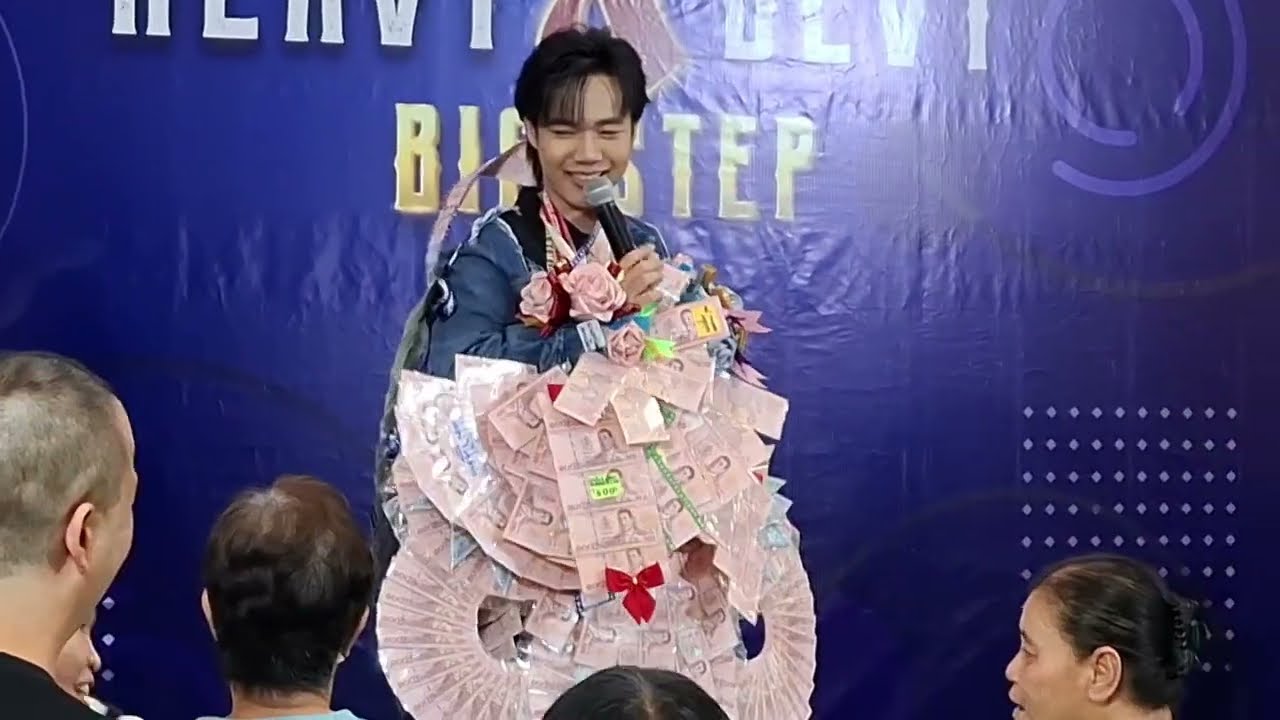 กราบเท้าย่าโม&เสือน้อยกลอยใจ&สมหวังนะครับ - น้องลีโอ อธิป | งาน Central Gift Festival🎁เซ็นทรัลโคราช