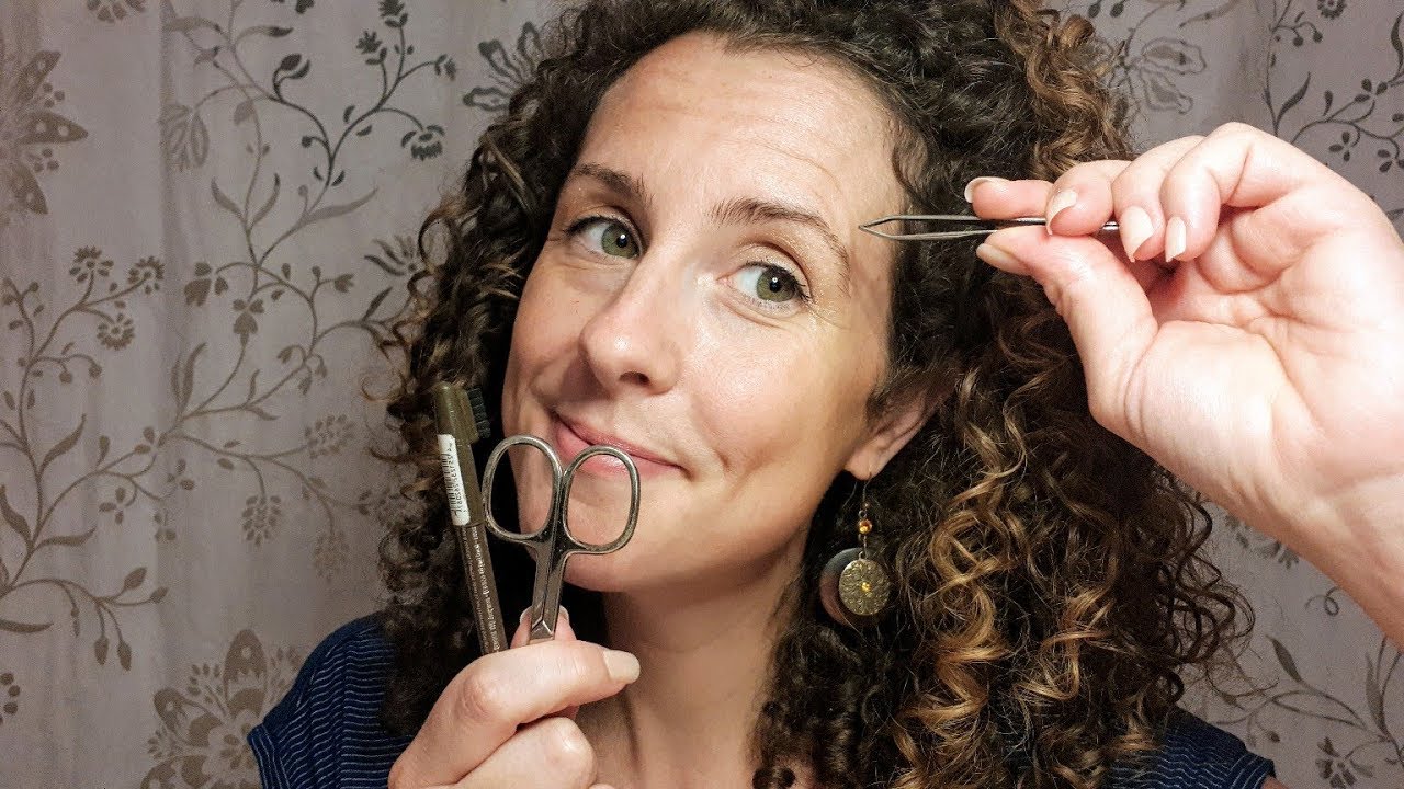 ASMR ROLEPLAY - TI FACCIO LE SOPRACCIGLIA [personal attention]
