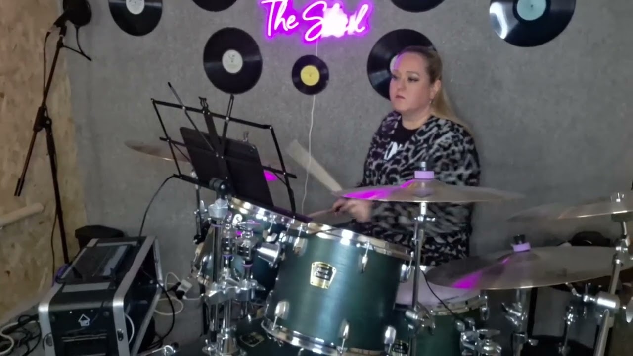 ONE YEAR OF LEFT-HANDED DRUMMING! Uptown Funk acoustic kit mini drum cover 18/02/2026 
