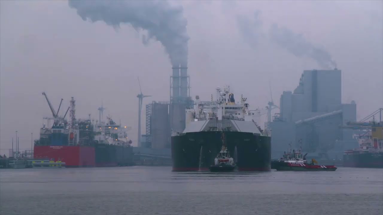 Wagenborg assists first LNG tanker in Eemshaven after start EemsEnergy Terminal